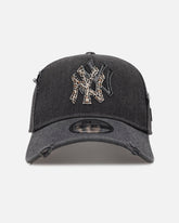 New Era New York Yankees 'Patent Leather' 9FORTY A-Frame Strapback Washed Black