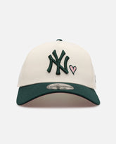 New Era New York Yankees 'Pink Satin Hearts Green' 9FORTY A-Frame Snapback Chrome/Dark Green
