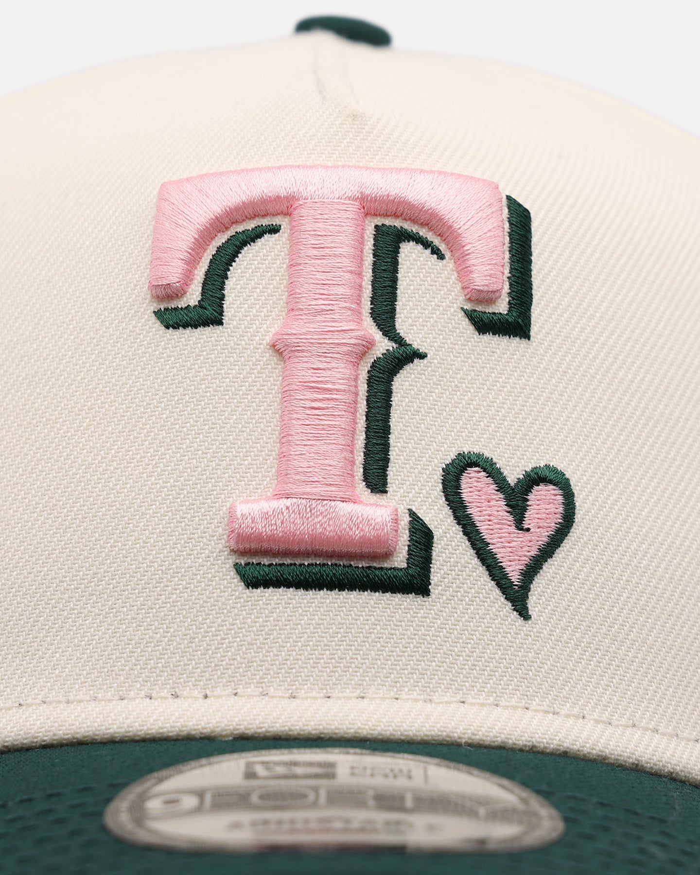 New Era Texas Rangers 'Pink Satin Hearts Green' 9FORTY A-Frame Snapback Chrome/Dark Green