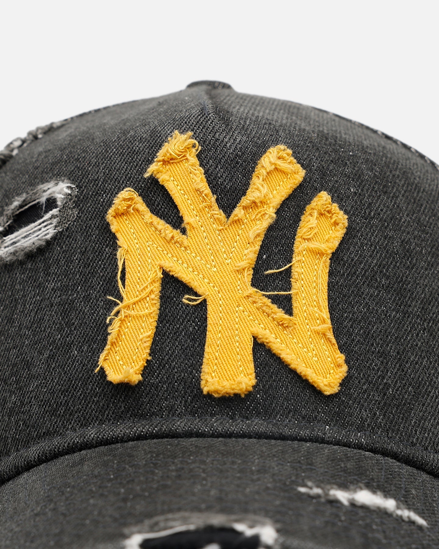 New Era New York Yankees 'Distressed Denim 2.0' 9FORTY A-Frame Strapback Black