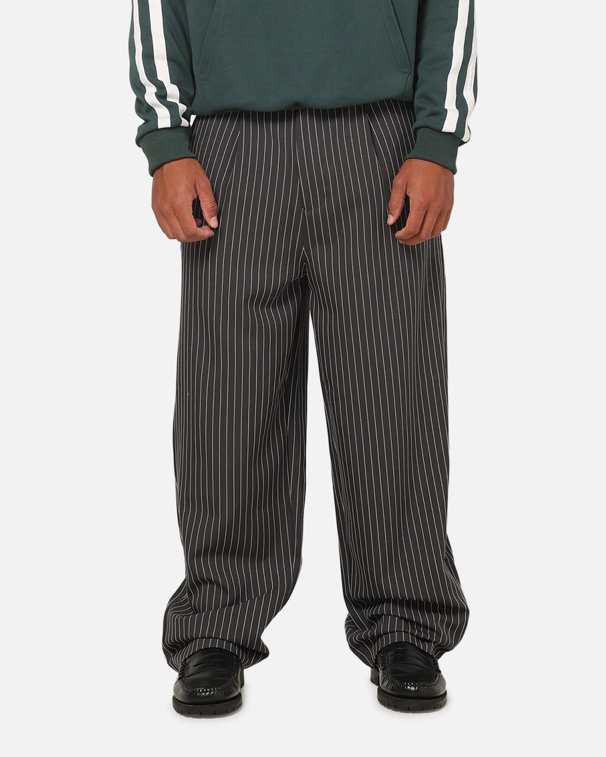 Carre Heritage Pleated Pants Black Pinstripe